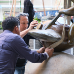 細(xì)膩的調(diào)整、溫柔地?fù)崦?，歷經(jīng)無數(shù)日夜灌溉的小飛熊，將給予「築願(yuàn)景」住戶們更多的溫暖與想像。