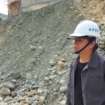 2021年春分之際，藝術(shù)家-王忠龍前往築願景基地尋找創(chuàng)作的原石。