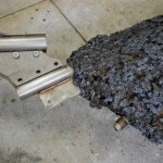 鐵製零件，利用火炬將鐵熔化後，藉由堆疊製作許多小零件，再通過焊接許多零件來製作樣式型式，而後經(jīng)由再次融化並反覆堆疊再堆疊。(圖為樸石藝術(shù)提供)