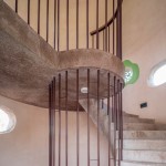 碉堡內(nèi)部，讓人忍不住一探究竟，就像小孩子總是設(shè)法往高處爬，踮起腳尖也要看到最遠(yuǎn)的地方。一層層階梯，代表著孩子們對(duì)前方未知景色的迫不及待。