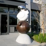 宜家公共藝術(shù)品-平凡的幸福/承擔(dān)。父母永遠(yuǎn)是孩子走向完美人生的基石與溫暖的避風(fēng)港。