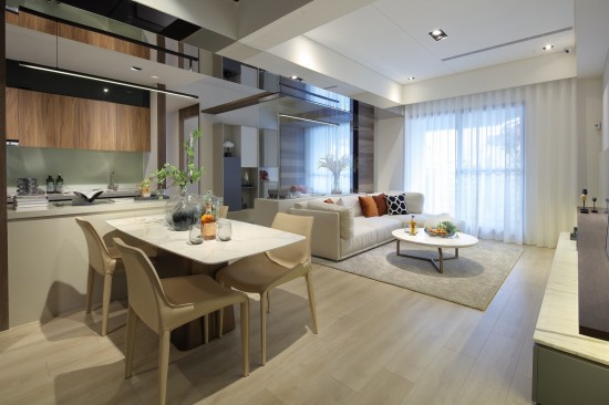 開放式動線銜接起優(yōu)雅的室內(nèi)空間，與家人友人相聚，幸福滿屋融為一景，編織成一幕幕美麗的回憶。