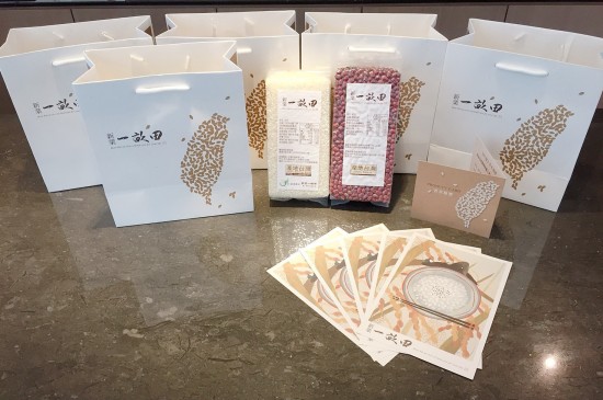 農(nóng)民講究，熱衷付出，即使一粒米也值得我們深深感惜；稻穗飽滿、穀粒實在，象徵著土地回饋農(nóng)民辛勞，最直接的心意。