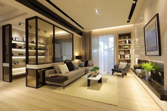 透明的輕隔間，帶來輕巧且延伸的視覺效果，裝潢與家具擺設(shè)井然有序，能讓一天的思緒好好地被梳理，忙碌後砌上一壺茶，讓沙發(fā)棉柔的觸感輕輕擁抱您。