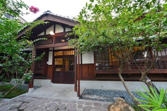 今年走春，不妨來臺(tái)中文學(xué)館走一遭。細(xì)聽蟲鳴鳥叫及綠意圍繞，讓文學(xué)給我們一雙想像的翅膀，飛越圍牆到任何想到達(dá)的遠(yuǎn)方。(圖片來源:文化部)