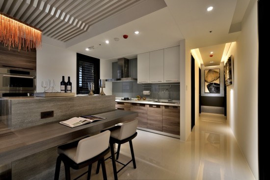 當(dāng)妳在流理檯前忙得團團轉(zhuǎn)時，我願意先擺盤、備料，期待著美味佳餚上桌