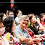 吳金黛以溫柔愜意的演說風(fēng)格，縷縷的閒適感，共度了溫暖人心的午後時(shí)光。