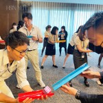 這是一個(gè)追求高效率的團(tuán)隊(duì)競賽遊戲，更需要留意過程中的傳接品質(zhì)，有趣又充滿緊張感的分組活動(dòng)。