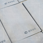 致贈(zèng)溫潤(rùn)的米灰色新業(yè)手札為伴手禮，將聲音轉(zhuǎn)為文字紀(jì)錄，保留住心中被觸動(dòng)的那份情感。