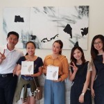 感謝插畫家邱馨怡接受新業(yè)的專訪！提在手上的伴手禮－「紅豆與香米」源於一畝田勃發(fā)的生命力，但我們敬天、愛地、惜人的心，始終不只有一畝而已。