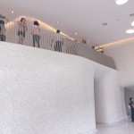 有「小型歌劇院」美譽(yù)的【觀峰】迎賓大廳，我們也曾在此舉辦音樂會，弦樂的感染力在這樣的空間更能充分發(fā)揮，3D環(huán)繞音效讓聽眾回味再三！