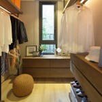 對(duì)生活喜歡井然有序的人來說，更衣室就像管家一樣，上衣下著整齊排列在前，出門「欽點(diǎn)」時(shí)更加優(yōu)雅從容。