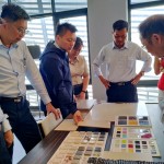 如何將美學真正實現(xiàn)在生活中？具備易清理、不易殘留油煙及污漬的人造石檯面與烤漆玻璃，在整體搭配上也需要同步想像，視覺效果的用色等。