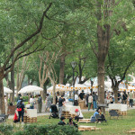 相約新業(yè)家人好友們，漫步在都會(huì)中的森林市集，悠悠地吃著小食、靜靜地聽(tīng)著樂(lè)曲、慢慢地分享日常美好。