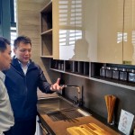 料理興致或靈感一來，需要精準拿取調(diào)味罐瓶，佐料區(qū)的收納也需要擺置到位，在最佳時機畫龍點睛、神來一筆。