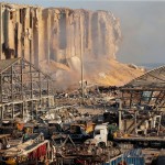 爆炸的衝擊波掀翻屋頂，家具被損壞，人也不知所蹤，宛如一具具沒有靈魂的空殼。極需各界善心出一份力，幫助貝魯特重建之路更順利。（圖片擷取自路透社，如有侵權(quán)請(qǐng)告知?jiǎng)h除，謝謝！）