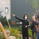 新業(yè)建築團(tuán)隊(duì)說明著設(shè)計(jì)理念，『大塊森鄰』以『為城市築一座森林』為理念，不與自然爭地，蓋了建築，卻帶回更多的綠，自然植栽錯落建築之中，層疊融合成一座垂直森林。