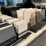 各式面板宛如藝術(shù)品般，直立排列，除了外觀的整體適配性，材質(zhì)是否不易沾附油汙、易於清理，新業(yè)職人所追求的餐廚美學(xué)。