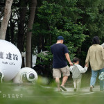 新業(yè)再度攜手 小蝸牛市集，集結(jié)來(lái)自各城市職人品牌，相聚於東光園道，在 春日裡共度一場(chǎng)愜意時(shí)光。