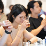 每一款啤酒的氣味都獨(dú)具風(fēng)格，有的帶著葡萄酒般的酸香、淡淡的麥香，有的散發(fā)花果香、濕潤(rùn)的土壤味，有些甚至還有一抹如染髮劑般的特殊味道。(禁止酒駕，未滿十八歲禁止飲酒)