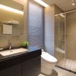 淋浴就像宣告一天的盡頭，雜亂的心情藉由洗滌梳理乾淨(jìng)；氤氳的霧氣也象徵煩惱煙消雲(yún)散，洗去所有煩擾，還自己一身潔淨(jìng)。