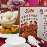 10天份的年菜，由營(yíng)養(yǎng)師搭配，包含全穀雜糧類、豆魚(yú)蛋肉類、蔬菜類、乳品類等，顧及長(zhǎng)輩所需要的營(yíng)養(yǎng)。