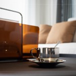 以清新風(fēng)光佐一杯手沖咖啡，喚醒美好的一天。