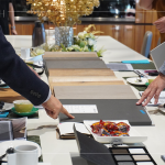 嚴(yán)選合宜的廚具板材，規(guī)劃合適、匹配的物件，擁有多變紋路及色澤，激發(fā)更多的想像空間。