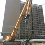 打樁機(jī)有力的臂膀，象徵著大刀闊斧的氣魄，同時(shí)也少不了對(duì)於細(xì)節(jié)的精鑄擘劃。