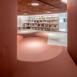 讓孩子迫不及待追、跑、跳的多元化空間，添了幾許來自童話書的書香氣息。