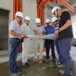 新業(yè)團(tuán)隊(duì)配合的營(yíng)造廠商，合作超過16年以上，舉凡模板放樣、水電工程、輕隔間施作、金屬鋼筋綁紮、油漆貼磚、木工泥作等，每個(gè)角落都看得見新業(yè)職人團(tuán)隊(duì)用心的痕跡。