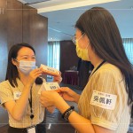 首先引導(dǎo)每組同仁們彼此自我介紹，培養(yǎng)組別間的默契，一起為今日的課程做好準(zhǔn)備。