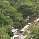 聚落地點(diǎn)位於佔(zhàn)地6814平方公尺的東光園道一隅，四周環(huán)繞樂(lè)業(yè)一路、東光園路、東英二街、建成路，園道蘊(yùn)含豐富樹(shù)種，像是城市中的一抹綠廊。