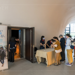 開場前，絡(luò)繹不絕的人潮漫漫湧入，一場臺南在地的奇妙旅程即將展開。