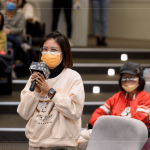 家族、粉絲的踴躍提問(wèn)，子育的暖心回應(yīng)，溫暖真摯令人動(dòng)容。