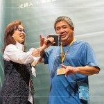 久違的孫氏教學(xué)，邀請(qǐng)家族好友上臺(tái)體驗(yàn)說唱歌仔戲，趣味的男女反串、蓮花指、劍指、蘭花拳，讓大小朋友笑得不亦樂乎。