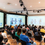 由『東華皮影劇團』營運總監(jiān)分享各國影偶的特色，不論是製作設(shè)計、雕刻技巧，或是操桿數(shù)量都大有不同，道出師傅們的匠心獨具。