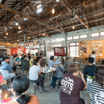 位於臺(tái)中東區(qū)的第四市場(chǎng)，至今保留日治時(shí)期建築之屋架、屋頂及閣樓，讓住戶們?cè)诮倌甑墓袍斞e品味百年糕餅。