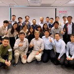 新業(yè)是全方位的建築團(tuán)隊(duì)，橫跨土地開(kāi)發(fā)、設(shè)計(jì)、營(yíng)造施工、行銷(xiāo)及客戶(hù)服務(wù)，從建案準(zhǔn)備到每次的家族活動(dòng)，都不吝應(yīng)用我們的所學(xué)，回饋給每一位信任我們的住戶(hù)。