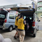 將飯包裝至袋中，再交由志工驅(qū)車前往大臺(tái)中地區(qū)每一個(gè)需要溫暖的角落。