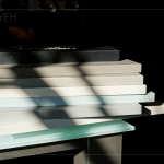 各式板材在陽光沐浴之下，更顯其獨特樣貌。