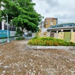 避開學童上下學時間，運用寒、暑假期間，進行施工工程，大規(guī)模地拆除了舊有人行道，準備為它煥然一新。