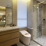 踏進淋浴間，乾濕分離設計，保有一方私領域，在氤氳水氣中，疲憊的身心悄悄獲得釋放，優(yōu)雅大方的洗手檯面，搭配下方完整的收納空間，讓整個衛(wèi)浴空間乾爽、舒適、宜人。