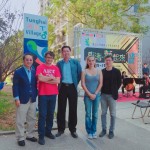 新業(yè)建設卓勝隆董事長(左一)與西班牙藝術家Nando (左二)、新業(yè)建設蕭智夫建築師(中間) 、保加利亞藝術家Liliya(右二)及東海建築系邱浩修系主任(右一)一同共襄盛舉。