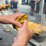 新業(yè)團隊抱著虔誠、喜悅的心，期許內(nèi)心的想望與希冀被聽見，祈願工程平安順利。