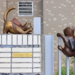 《上學(xué)趣》─莘莘學(xué)子在求學(xué)過程中，除了吸收新知外，與同儕彼此提攜、照應(yīng)、互助，也是一個(gè)學(xué)生時(shí)期歡樂的記憶。