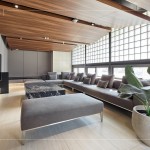 舒適大空間的KTV室，謙雅於形，相約親朋好友沉浸於愜意時(shí)光，讓生活蔓延如詩(shī)。