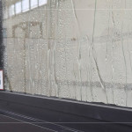 風(fēng)雨來臨之時，守護著家人們，窗內(nèi)保留屋內(nèi)的靜謐、溫暖、安全，為生活增添多一份質(zhì)感。