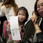 客服人員在簽約時與住戶的一面之緣，落下深深的印象，孩子主動熱情地與客服人員分享自己的畫作。