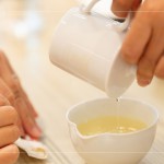 清香型高山烏龍茶，來自南投杉林溪，淡淡茉莉花香味，色澤清雅純淨(jìng)，口感甘醇圓滑，且有後韻。